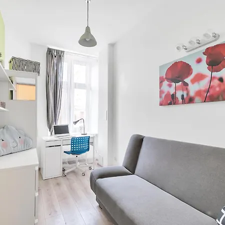 Fabryczna Station Rooms-2